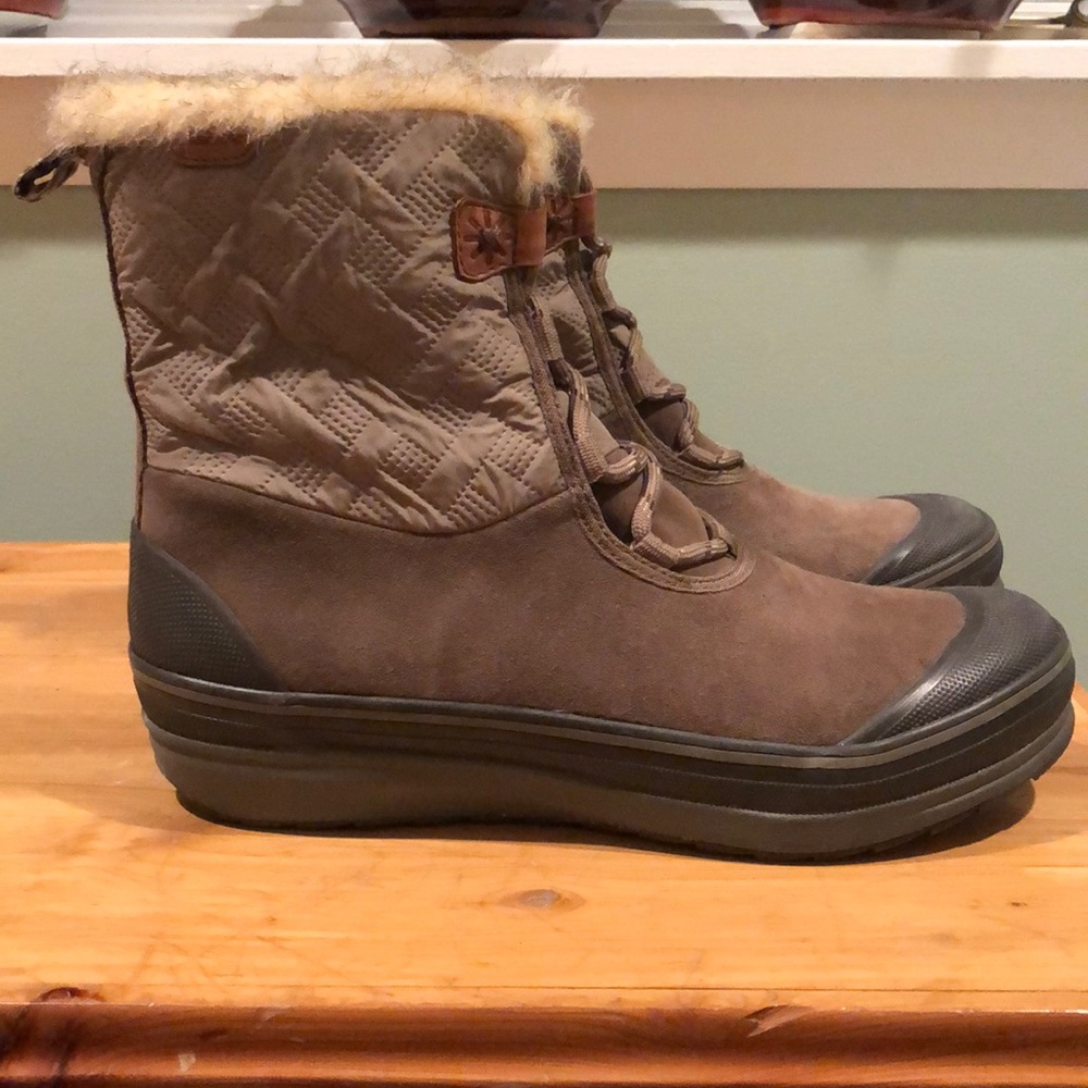 Clarks Women's Muckers Mist Snow Boot